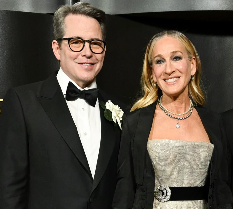 23-річний син Сари Джессіки Паркер здійснив рідкісну появу разом із нею та батьком на червоній доріжці