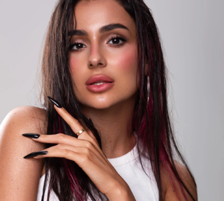 Після доби в потягу: Трінчер показала свій найгірший вигляд в житті