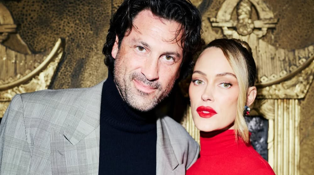 Ошатний Чмерковський з дружиною в полум'яному максі покрасувався на прем'єрі в Лос-Анджелесі. Фото