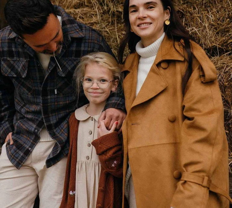 Царівна Несміяна: Мірошниченко розказала про особливість 9-річної доньки та розсмішила її поцілунками