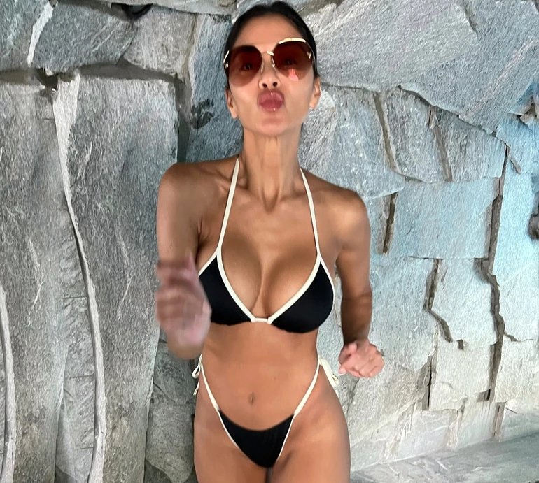 Шерзінгер у бікіні зустріла 46-річчя та зізналася, чи хоче народити дитину. Фото