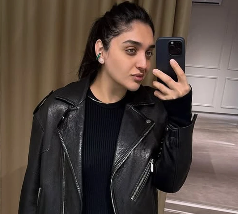 Якщо іти крізь бурю — то з сенсом: дизайнерка Гасанова чуттєвими фото повідомила про другу вагітність