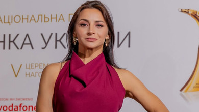 Сексі-мама: Гвоздьова в міні та на підборах наробила фото з дітьми та пояснила, чому важливо залишатися жіночною