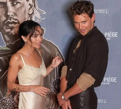 Після чуток про стосунки: Кравіц у білизняному міні та Батлер у шкіряних штанах мило попозували на хіднику. Фото