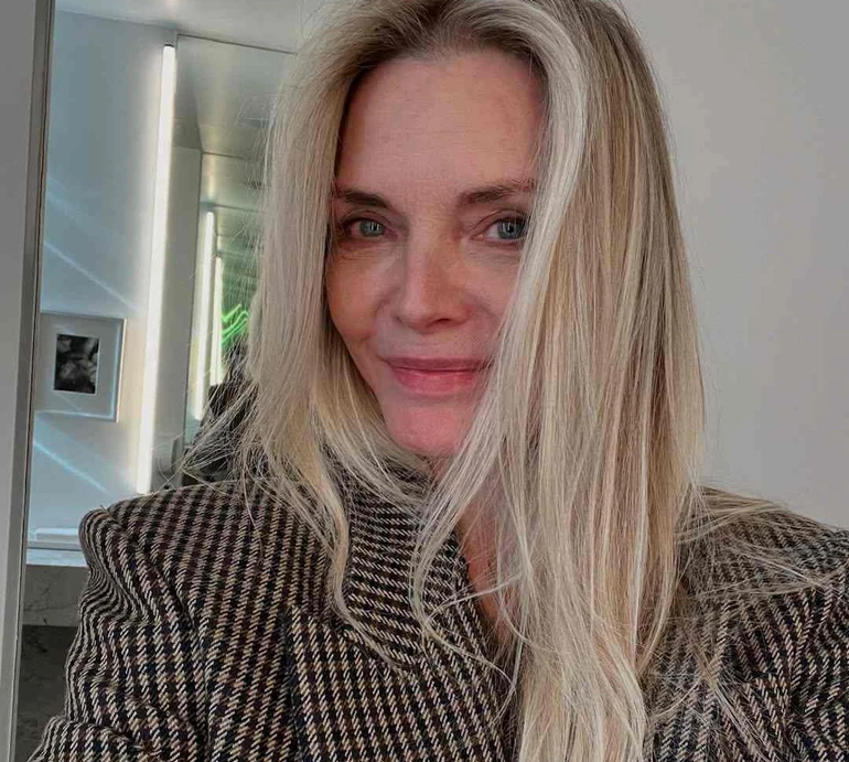 Щасливо закохана вже 32 роки: Мішель Пфайффер поділилася романтичним фото зі своїм супутником життя