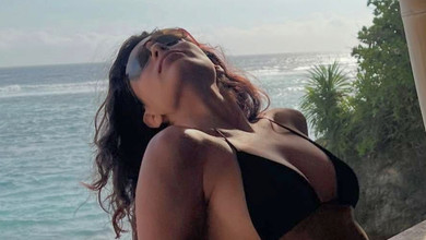 Андраде у крихітному бікіні показала свій перший день на Балі