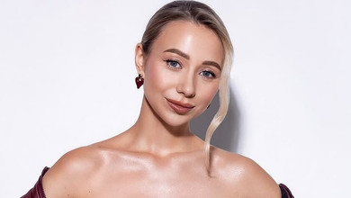 Чудово справляєшся, Катруся: дружина Павліка показала, як виглядала в різні роки свого життя. Відео