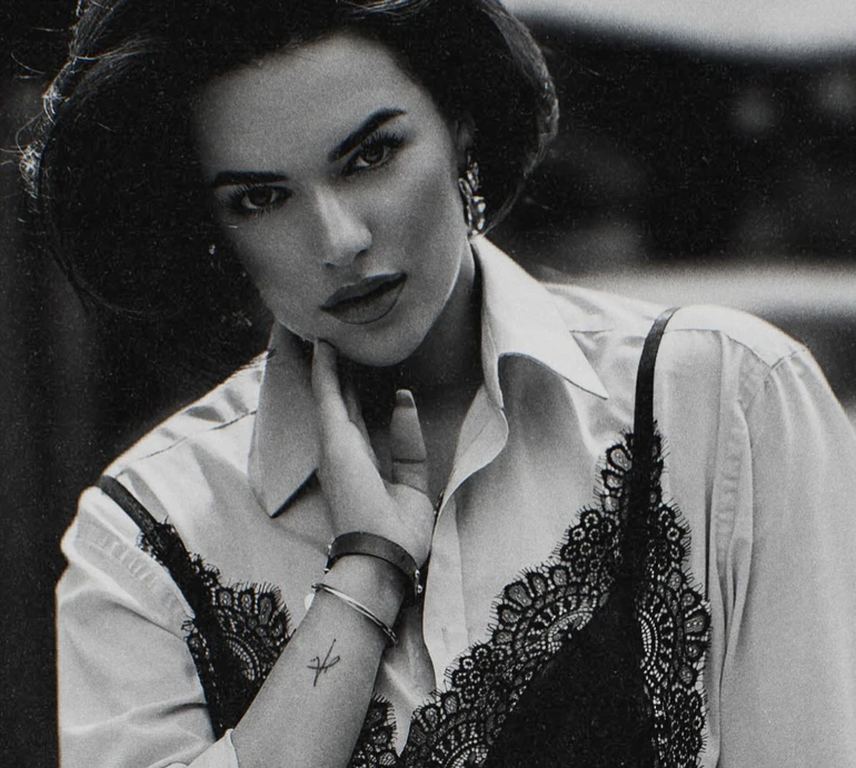 Стилістка назвала 3 речі, які підійдуть будь-якому типу фігури. Фото