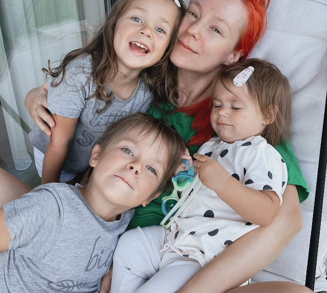 Сльози на очах: Тарабарова щемко привітала дочку з 5-річчям і подякувала за пісню. Відео