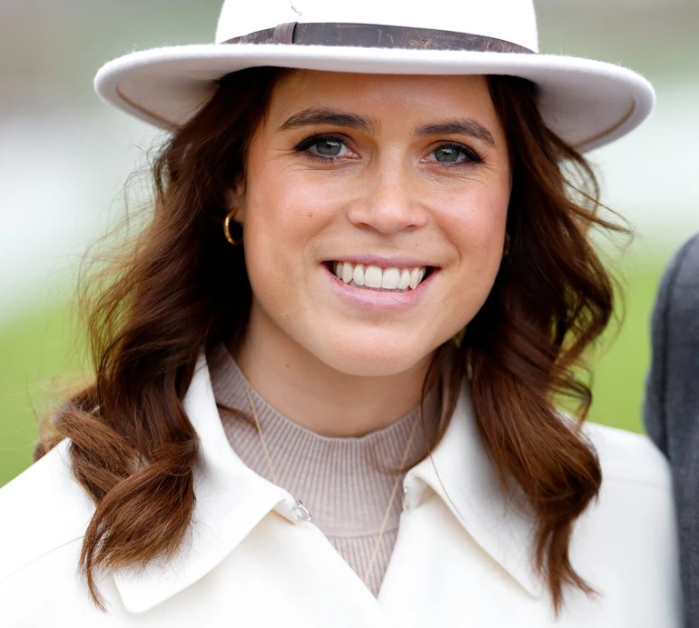 Найкращий подарунок: принцеса Євгенія замилувала фото з молодшим сином