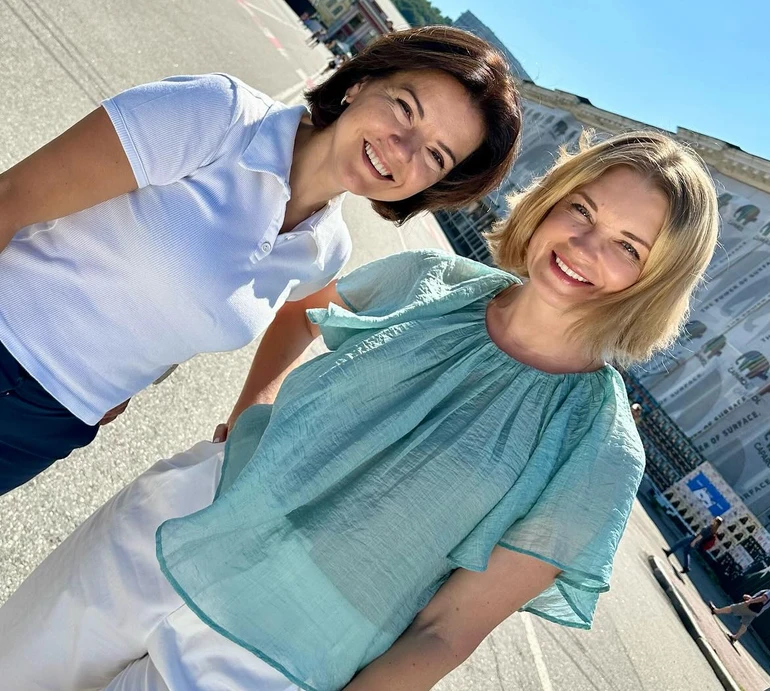 Таран у Києві вигуляла нову зачіску та згадала про конкуренцію з Падалко. Фото