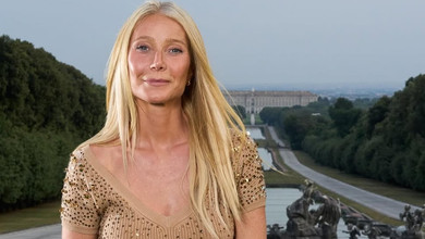 52-річна Пелтроу в декольтованому купальнику зазнімкувала свої стрункі форми