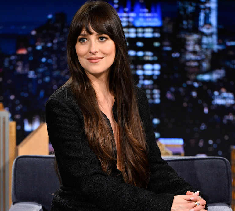 Дрібниці накопичувалися: інсайдер заявив про розставання Дакоти Джонсон і Кріса Мартіна після 8-річних стосунків