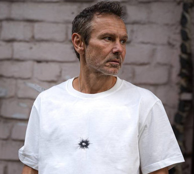 Учасник Океану Ельзи розповів, як і з ким похрестив сина Вакарчука в символічній церкві