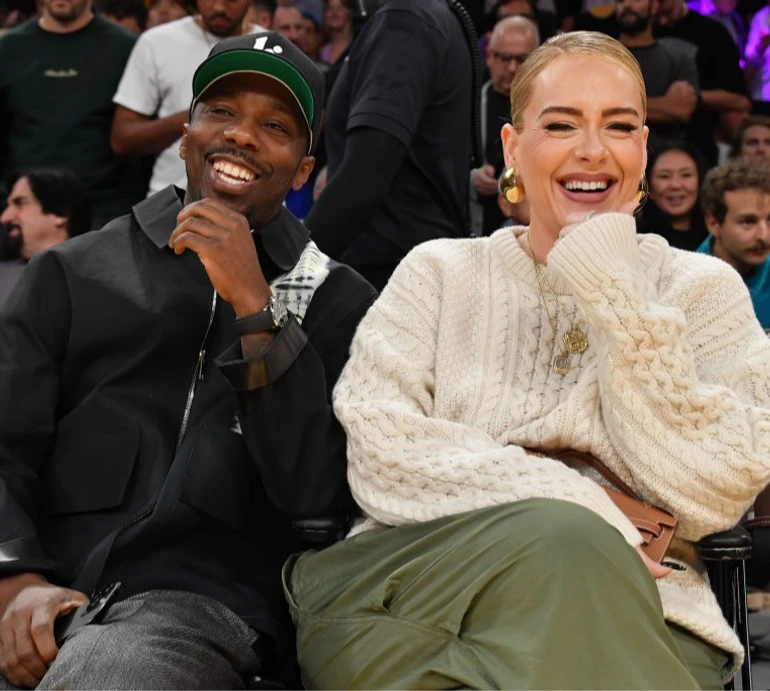 Щаслива Адель із обручкою на руці засвітилася на публіці з новоспеченим чоловіком. ФОТО