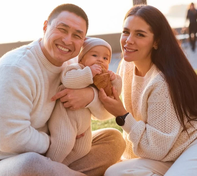 Батути, повітряні кульки та аніматори: Онуфрійчук показала, яку розкішну вечірку влаштувала на 1-річчя сина. Відео