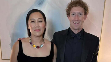 Цукерберг у костюмі давньоримського бога з дружиною та дітьми-херувимами попозував для фото на Геловін