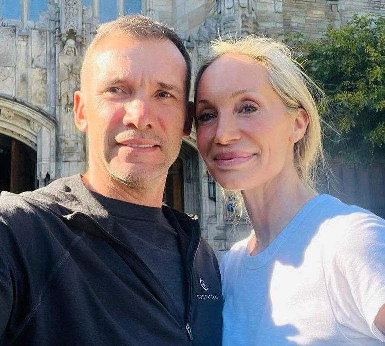 Дуже кохаю: Шевченко з дружиною піднесено привітали одне одного з 14 лютого