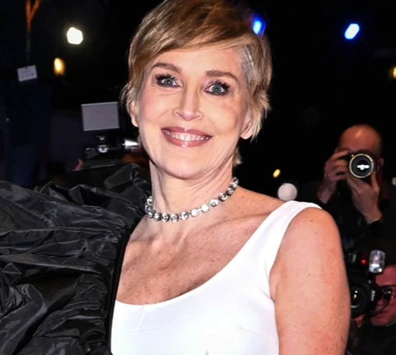 Шерон Стоун показала рідкісне селфі з 18-річним прийомним сином. Фото