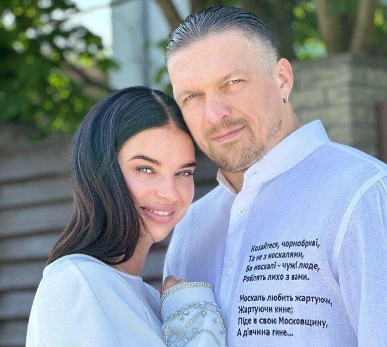 Моє серце: дружина Усика поділилася милими фото його 3-місячної доньки-копії