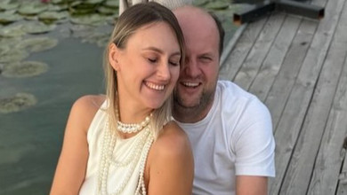 Моя душа і моє серце: Бронюки романтичними фото привітали одне одного з трояндовим весіллям