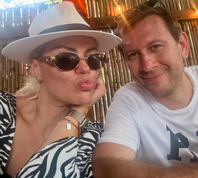 Ми заслужили: Ступка з коханою показали свій релакс на Мауї. Фото