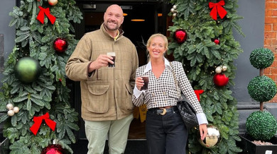 Кохаю так само сильно: Ф'юрі палко звернувся до дружини та вразив фото з їхньої юності