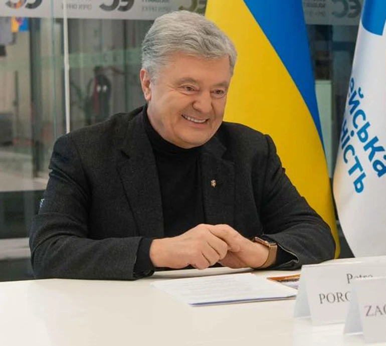 Не звільняйте SMM-ника: допис Порошенка, куди випадково вставили фото лиходія з Дюни, став хітом соцмереж