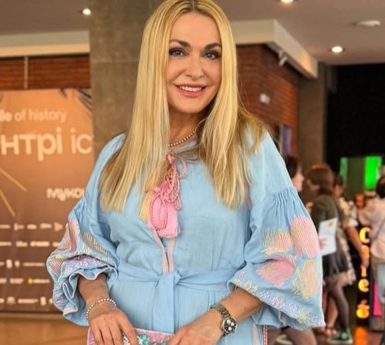 Басейн, масажі та зоопарк: Сумська у купальнику показалася на відпочинку в спа-комплексі. Фото