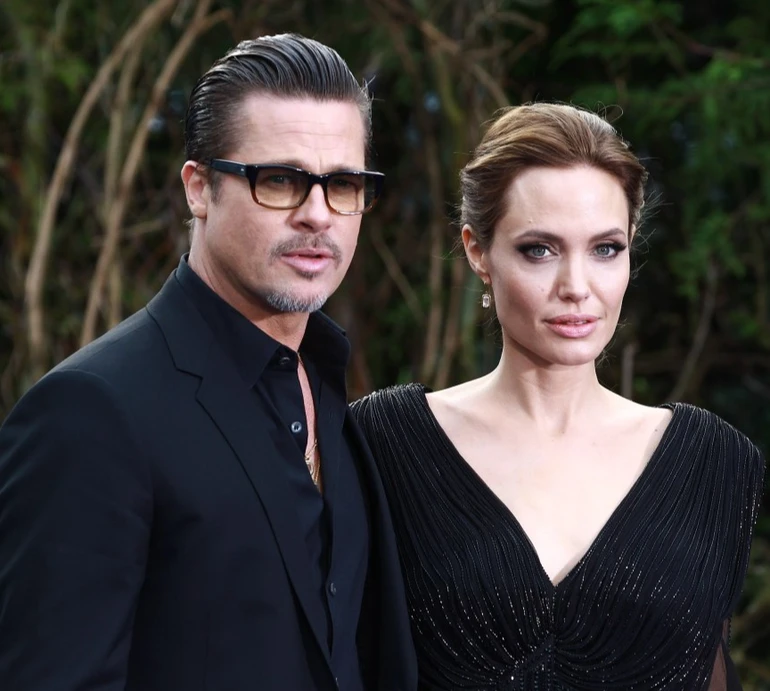 Тяжкий і травматичний період: Джолі повідомила суду, як поневірялася після розлучення з Піттом, і вимагає з нього $33 тисячі