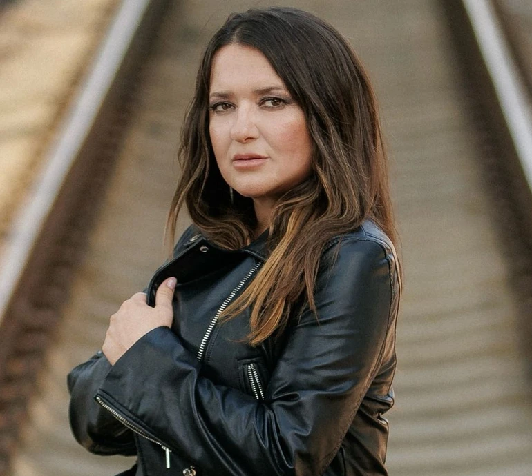 Могилевська розповіла, чого хоче навчити своїх маленьких леді, та відповіла  на закиди щодо всиновлення задля піару