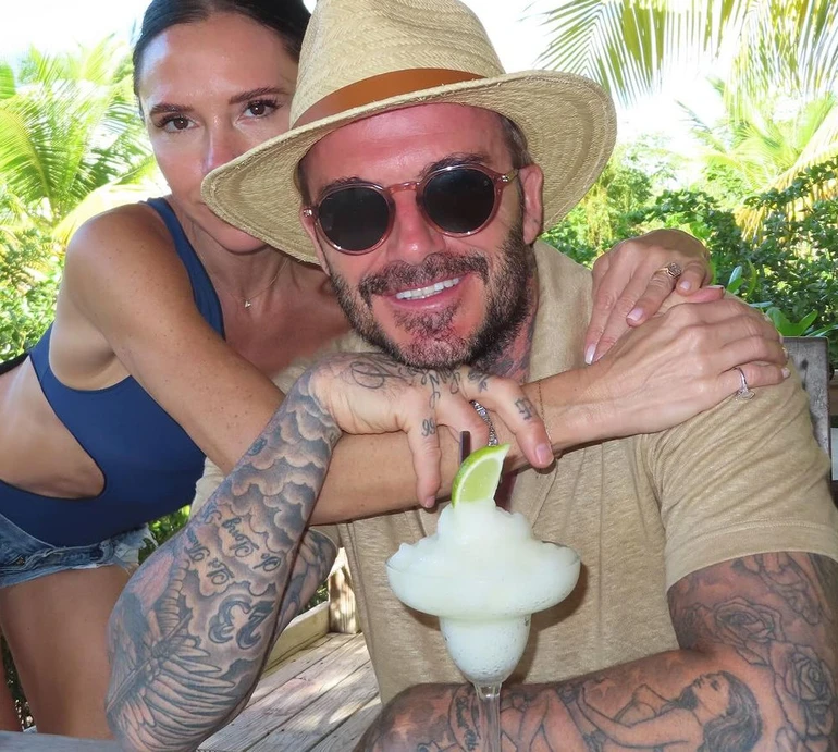 Бекхеми, Джолі, Лопес та Анатоліч: зірки, які присвятили татуювання своїм коханим. Фото