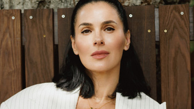 Єфросиніна в кроптопі і джинсах попозувала навпочіпки та поміркувала про відкладене життя