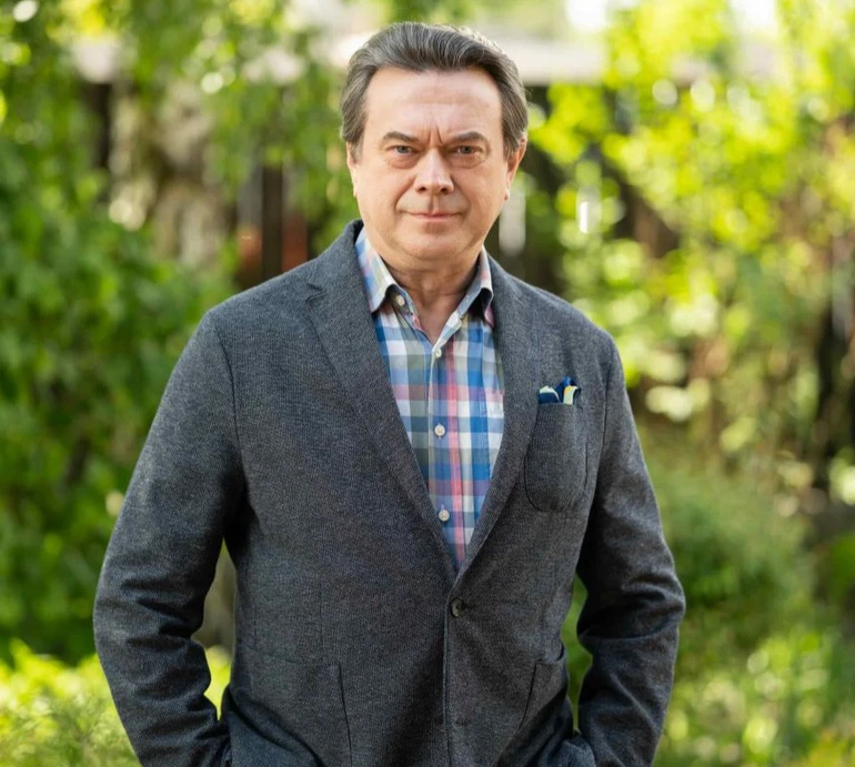 Чув розмови і порівняння: Ступка про вплив зіркового прізвища та чи продовжить династію 8-річна онука