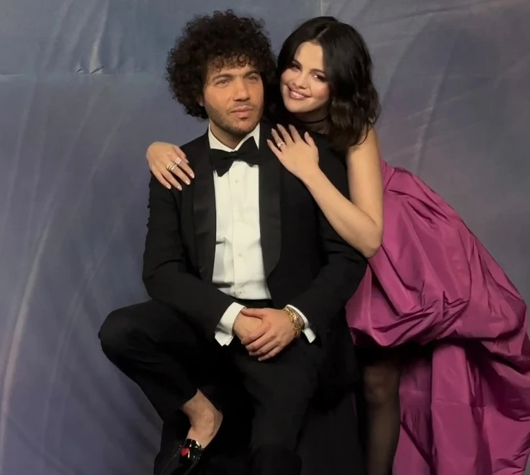 Ніколи тебе не буджу: наречений Гомес у її день народження розчулив фанів фотодобіркою сплячої коханої