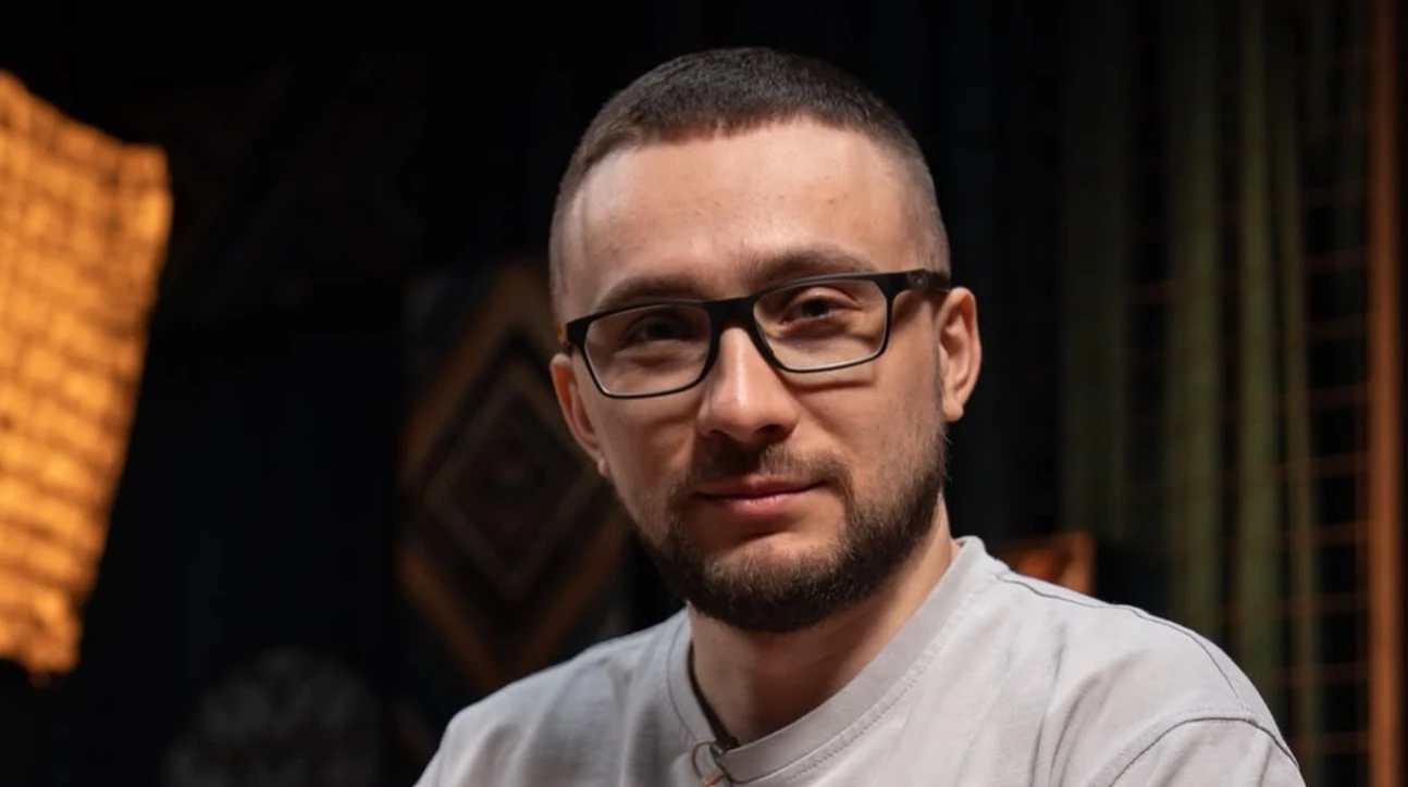Окільцювали: 31-річний Стерненко засвітив обручку. Фото