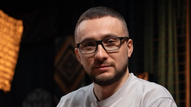Окільцювали: 31-річний Стерненко засвітив обручку. Фото