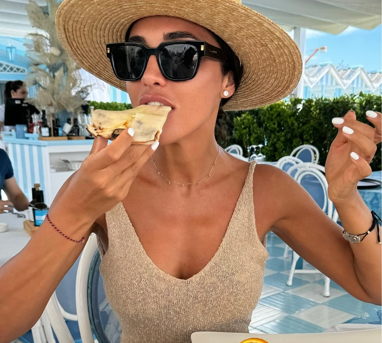 Бікіні і море (пасти): Дімопулос показалася з дочкою на відпочинку в Італії. Фото