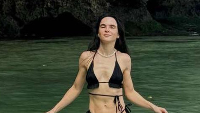 Змивати стрес та напругу: Мірошниченко на Балі показала hot-контент у купальнику та очищення в храмі. Фото