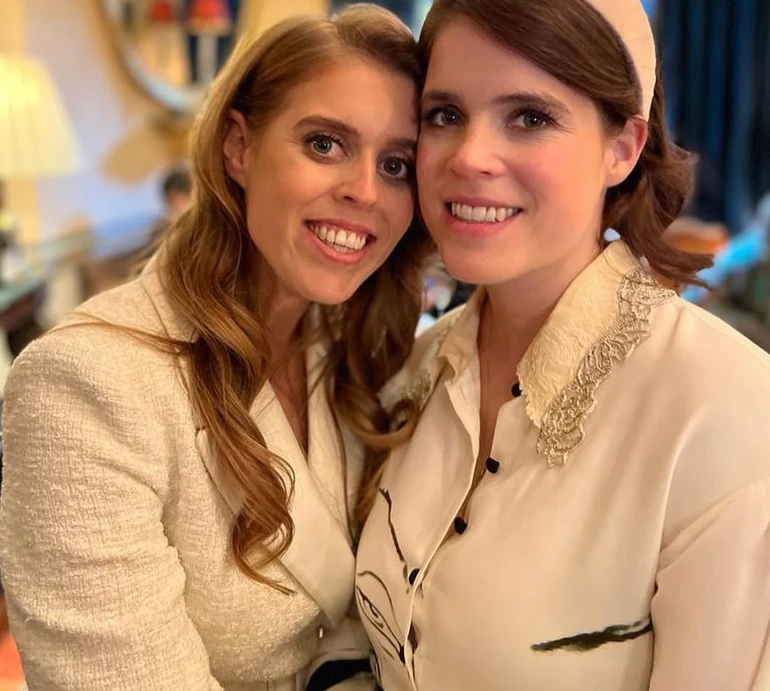 Принцеси Беатріс та Євгенія з чоловіками засвітилися на Формулі-1 у Бахрейні. Фото