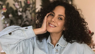 Результат за 10 днів: Каменських показала, як зміцнює м'язи кору на домашньому тренуванні з гантелею. Відео