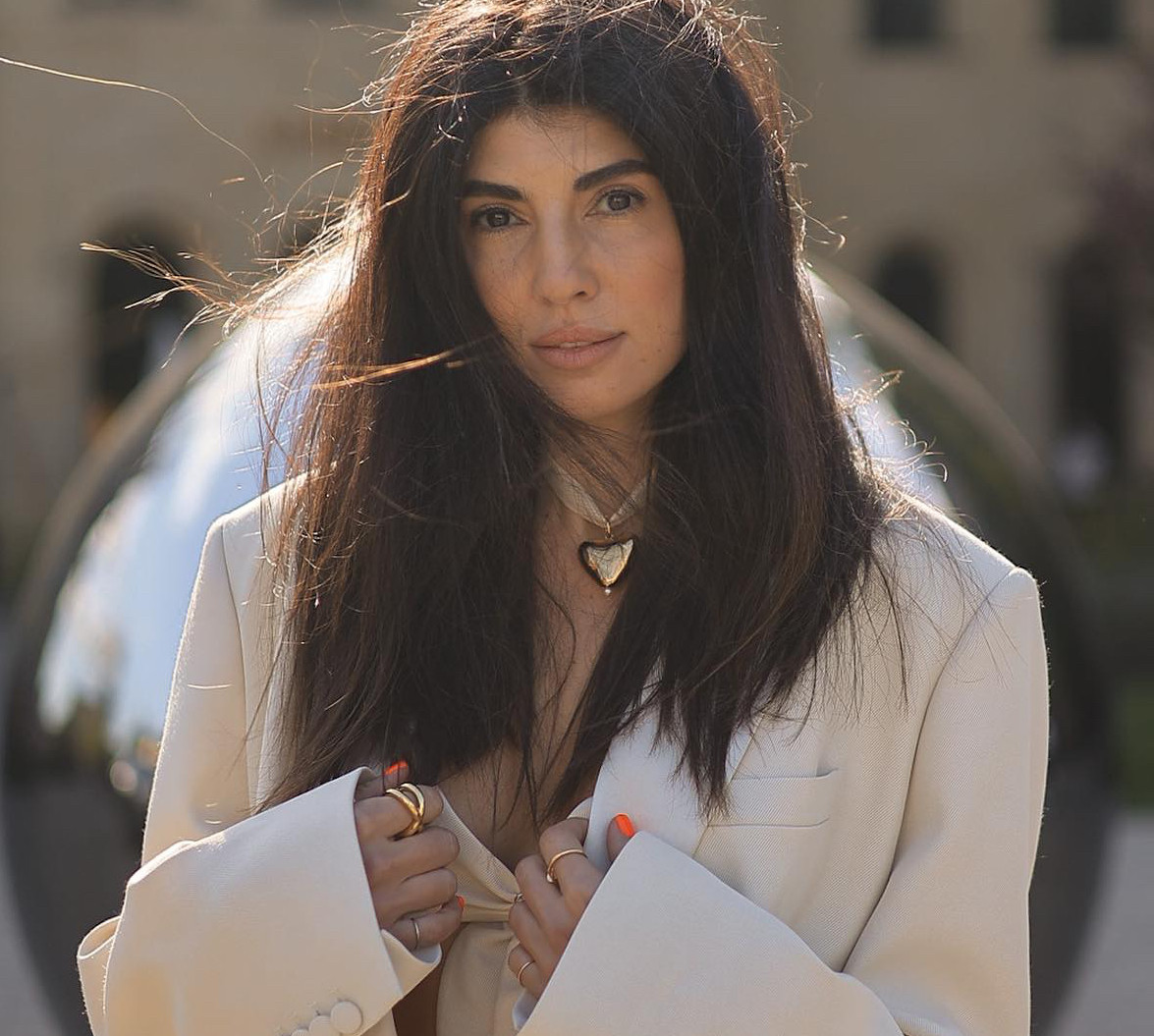 Як вам така естетика?: Мусіна у трусиках показалася на милицях