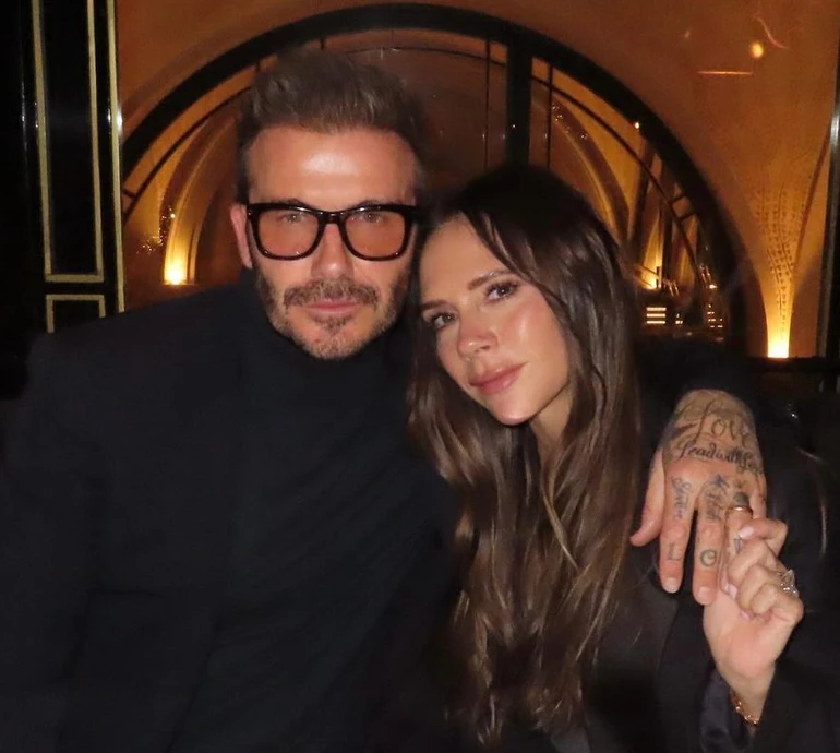 Бекхем показала себе в спортлуці на тренажері та як чоловік готує зелене смузі