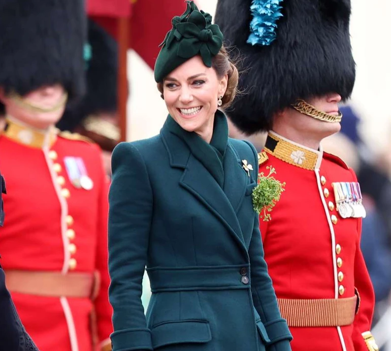 Пляшковий зелений та конюшина: Міддлтон у стильному аутфіті з'явилася на параді з нагоди Дня Святого Патріка