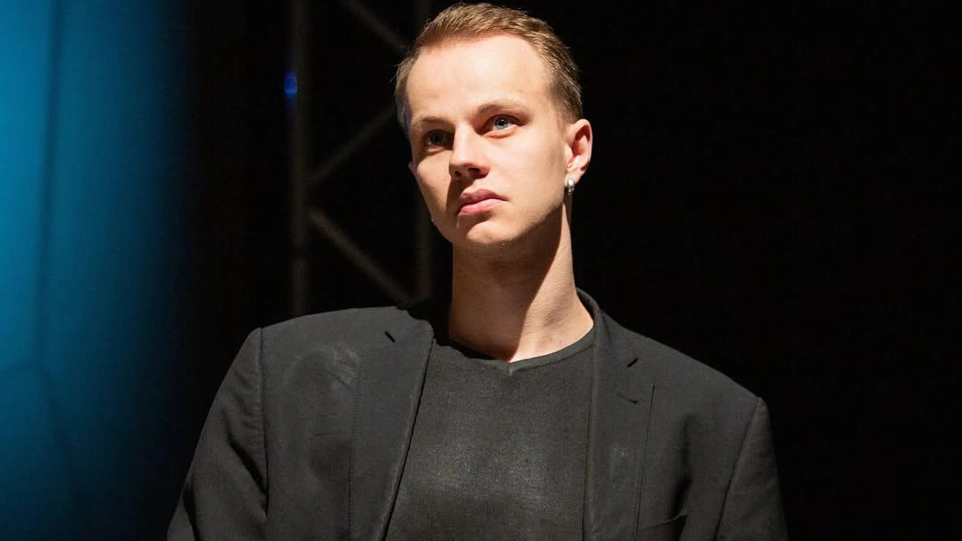 Складні стосунки з батьком-чиновником і закоханість у Лесю Нікітюк: цікаве про зірку Тихої Нави Івана Білаша