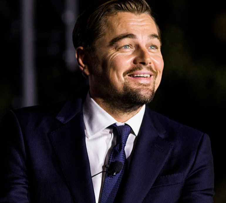 Перетворюється на нового Х’ю: вдова Хефнера розповіла пікантні подробиці з любовної біографії ДіКапріо