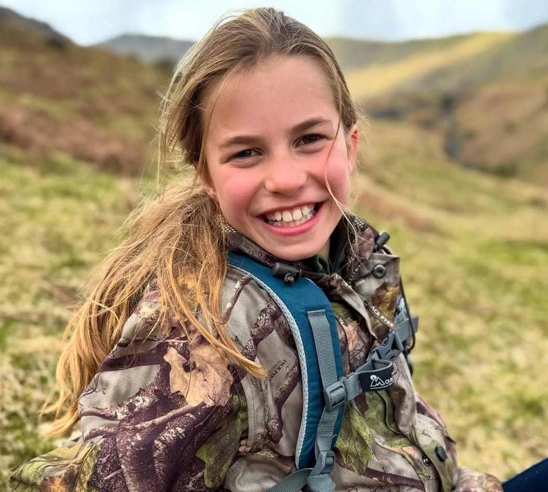 Любить спорт і має риси прабабусі: експерти та інсайдери розказали, яка насправді 10-річна принцеса Шарлотта Вельська