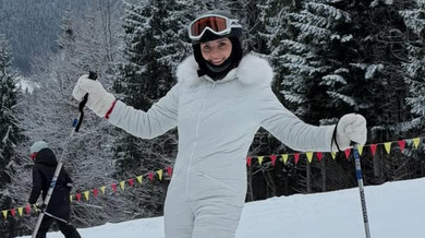 Родинний вікенд: Федишин вся в білому пораділа лижному відпочинку з батьками. Фото