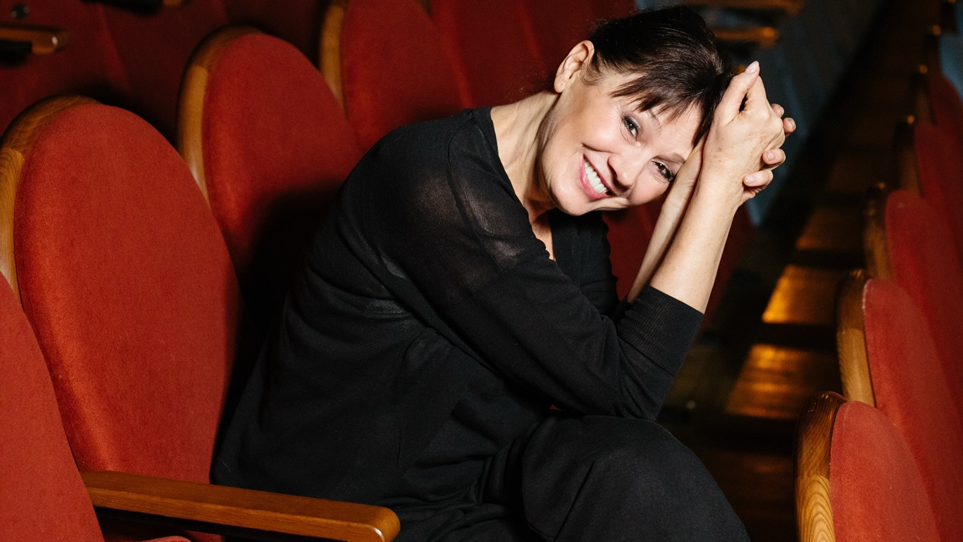 Від Лото-Забави до Тихої Нави: цікаві факти про акторку Ларису Руснак, голосом якої говорять Джолі та Стоун