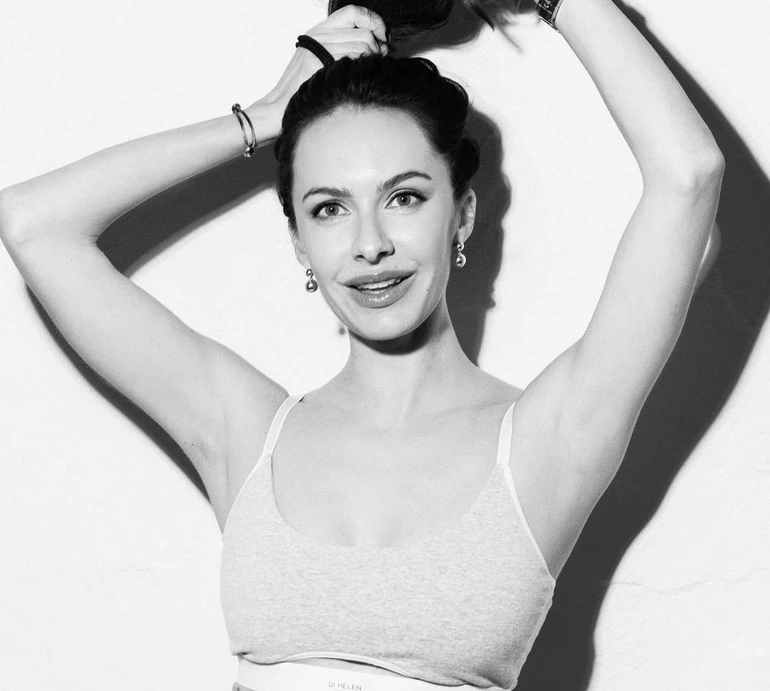 Це не просто, повірте: Остапчук у символічній позі повідомила, що відтепер робитиме 2-3 рази на тиждень